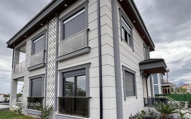 5-Bedroom (5+1) Villa with Private Pool and Garden in Dosemealti, Antalya