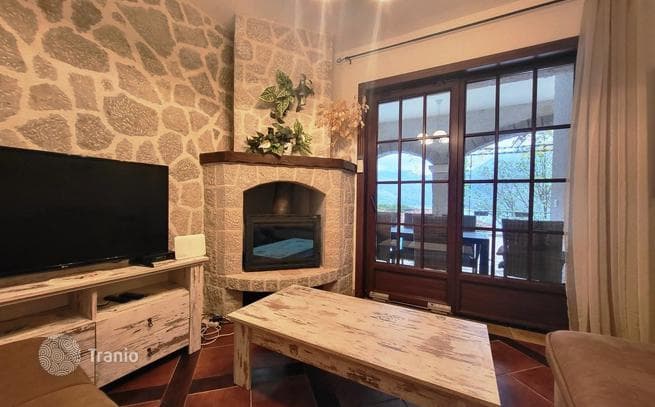 3-Bedroom Apartment with Sea View in Kostanjica, Kotor