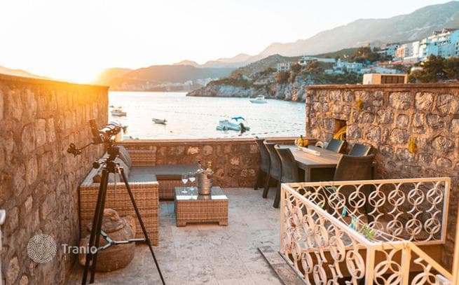 3-Bedroom Beachfront Villa in Przno, Budva, photo 4