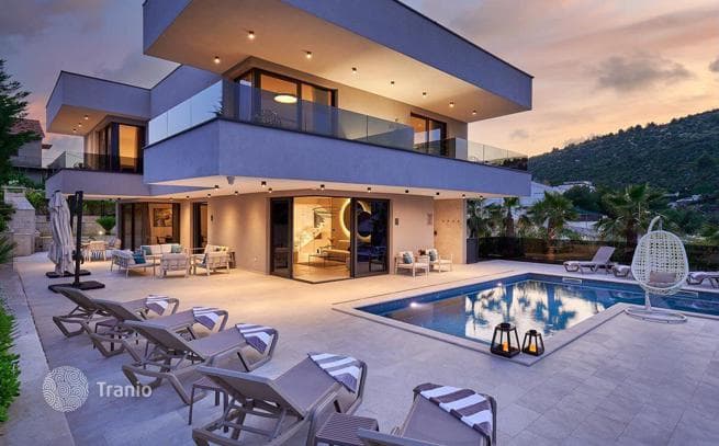 12-Bedroom Villa with 1,140 m² in Split, Croatia