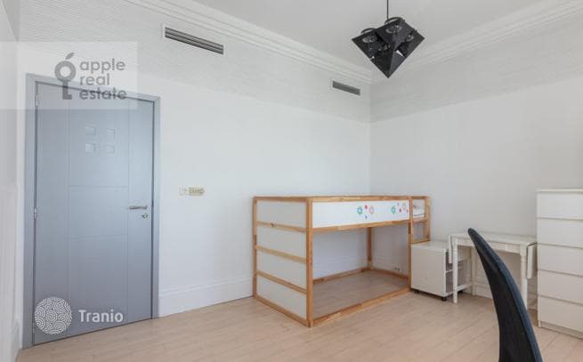 5-Room Apartment with City View in Shchukino, Moscow