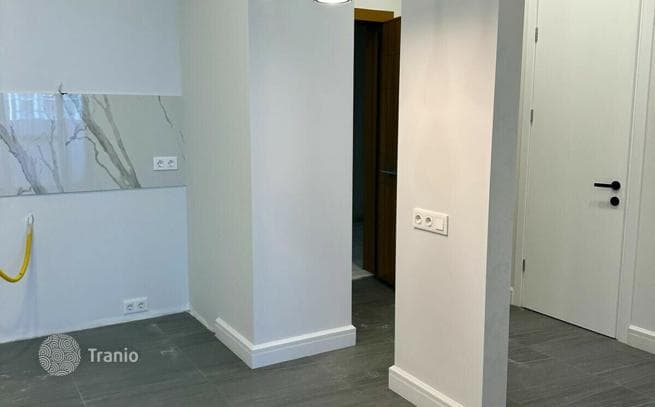 1-Bedroom Apartment with Sea and City Views in Batumi, photo 5