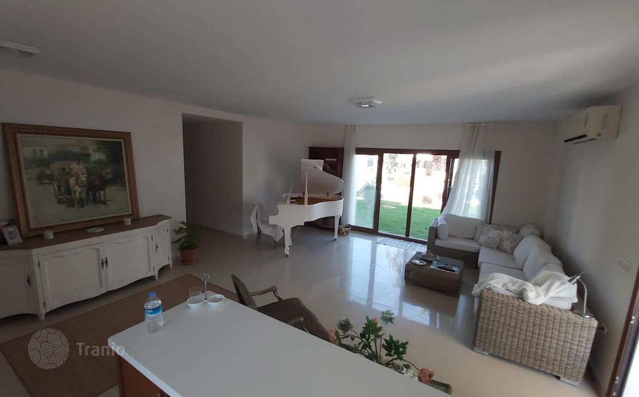 Beachfront Apartment with Shared Pools in Bodrum, photo 3