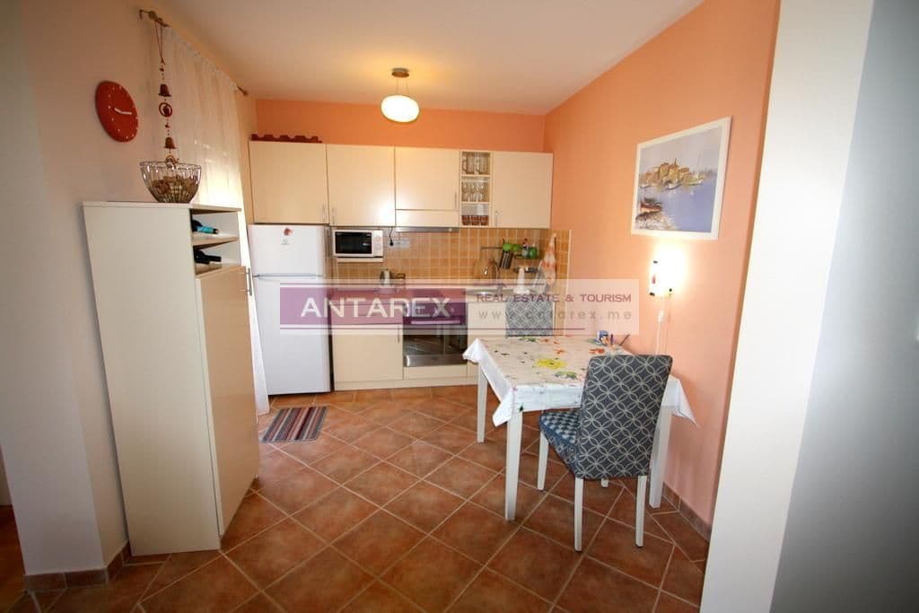 Апартаменты в Херцег-Нови, Черногория, 56 м², фото 2