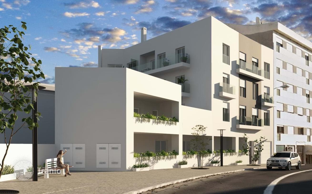 3-Bedroom Apartment with Parking in Tavira, Faro