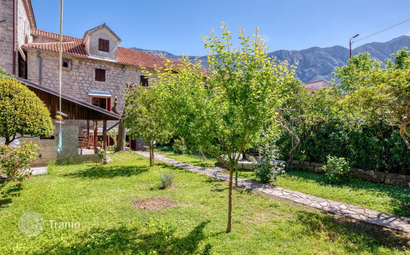 4-Bedroom Stone House Beachfront in Perchane, Kotor