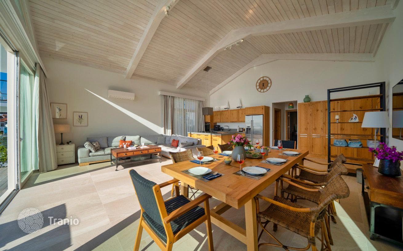 Furnished Luxury Waterfront Villa with Private Dock and Pool in Fethiye, photo 3