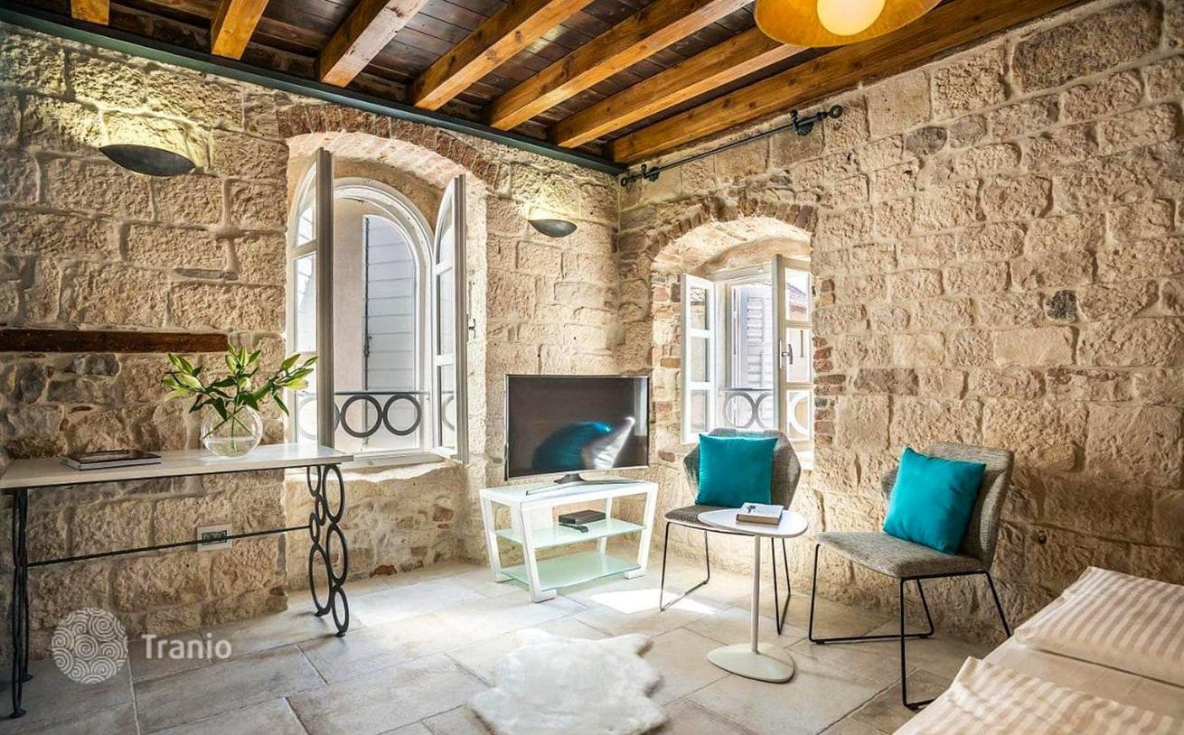 3-Bedroom Furnished Apartment in Split Old Town