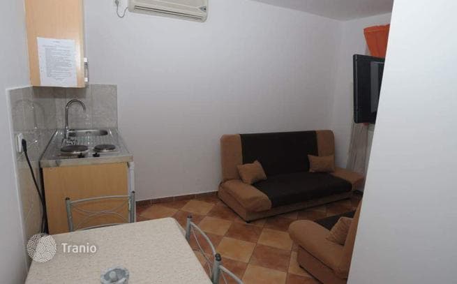 10-Unit House 900 m from the Sea in Sutomore, Montenegro, photo 3