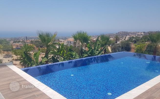4-Bedroom Villa with Private Pool in Peyia, Cyprus, photo 2