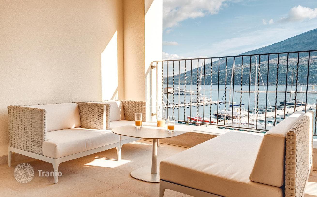 Luxury Beachfront Apartment in Portonovi