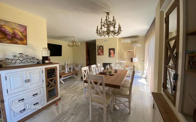2-Bedroom Furnished Villa with Shared Pool in Benaavís, photo 3