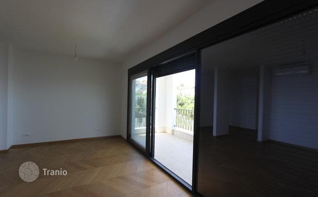 3-Bedroom Apartment with Sea View in Budva, photo 2