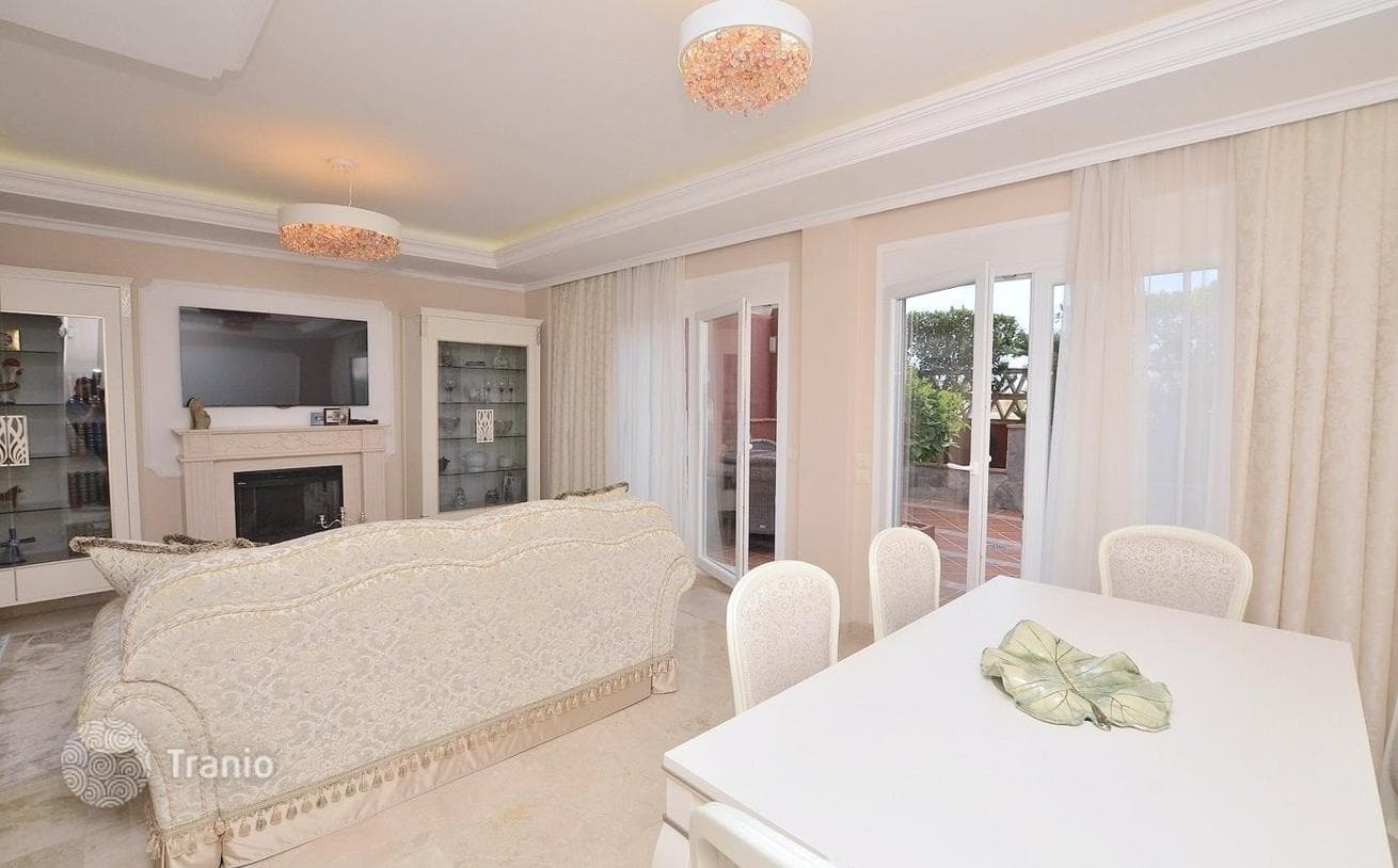 4-комнатная вилла 350 м² в Бенальмадене, Испания, фото 4