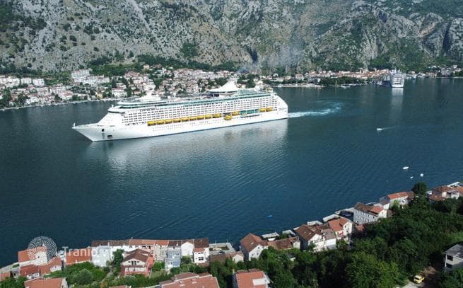 1-Bedroom Apartment with Bay View in Muo, Kotor, photo 2