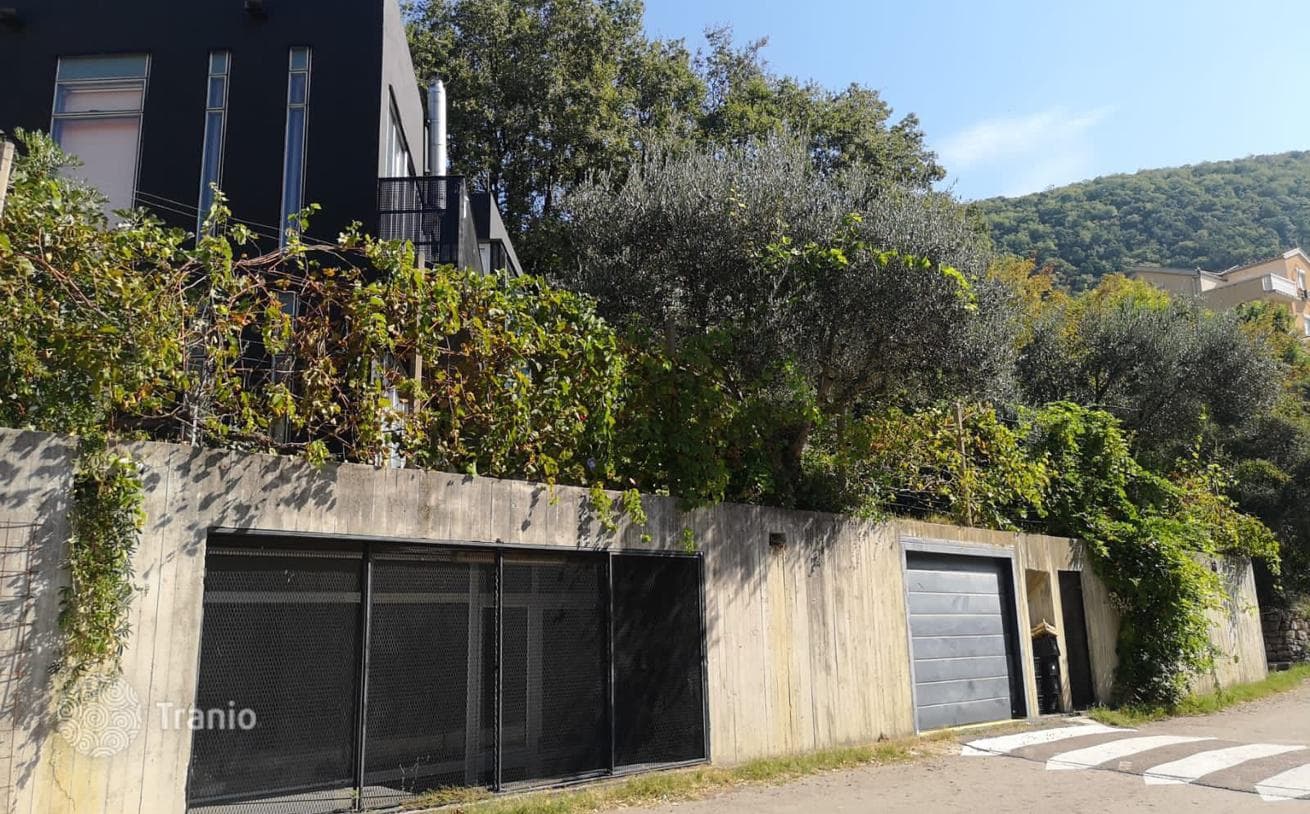 2-Bedroom House with Sea View in Seoce, Budva