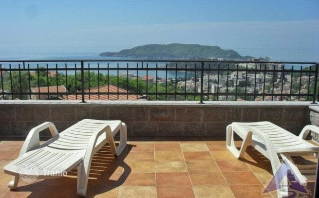 3-Bedroom Villa with Private Pool and Sea View in Budva