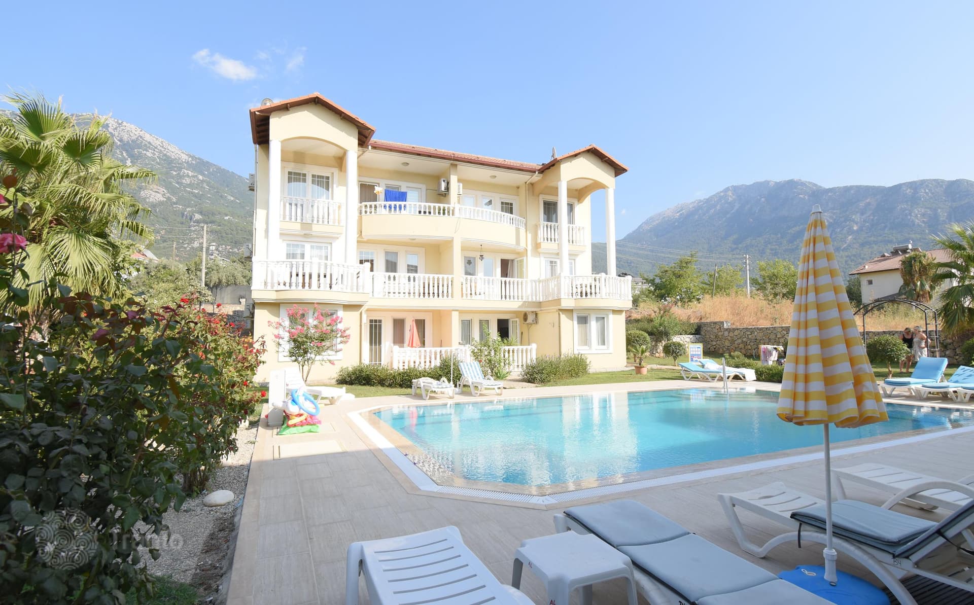 Modern Apartments with Shared Pool in a Residential Complex, photo 4