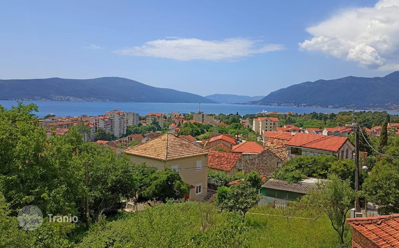 4-Bedroom House in Tivat