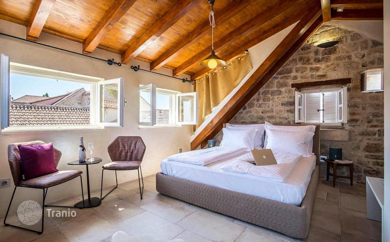 3-Bedroom Furnished Apartment in Split Old Town, photo 2