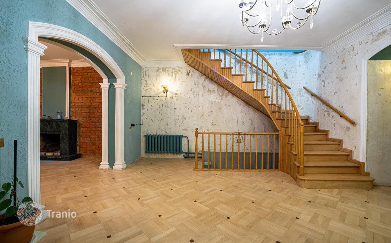 10-Room House in Old Tbilisi, Tbilisi