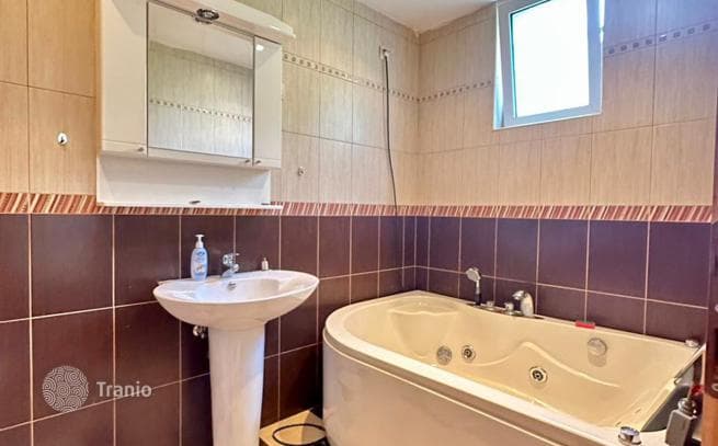 3-Bedroom Apartment with Private Courtyard in Petrovac, Budva, photo 2