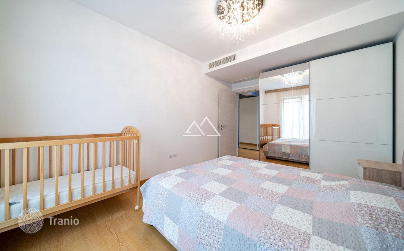 3-Bedroom Beachfront Apartment with Sea View in Rafailovici, Budva, photo 5