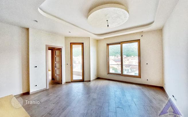 2-Bedroom Apartment with Mountain View in Budva, photo 3