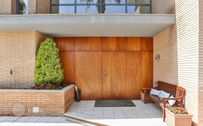 Дом в городе 496 м² в Барселоне, Испания, фото 3