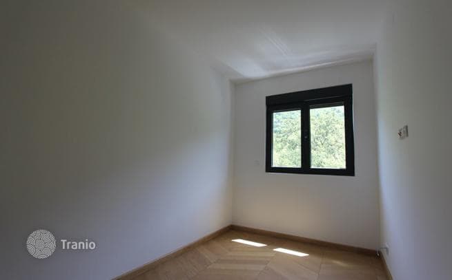 3-Bedroom Apartment with Sea View in Budva, photo 4