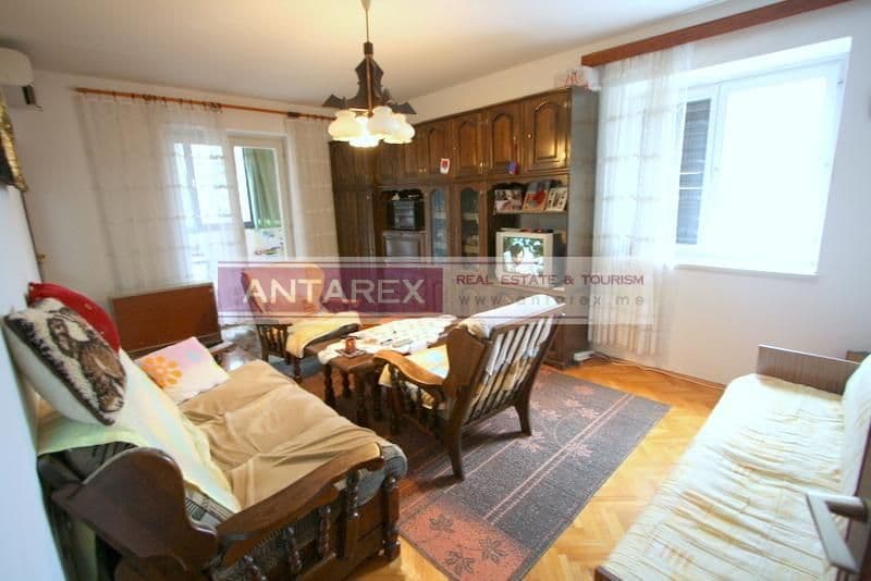 Апартаменты в Херцег-Нови, Черногория, 84 м²