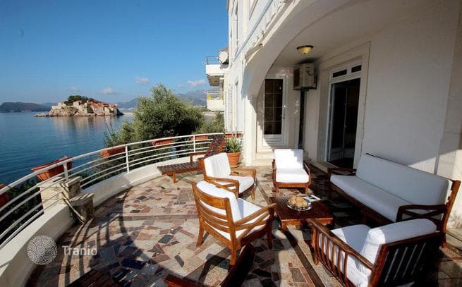 Furnished Beachfront Villa with Terrace in Sveti Stefan, Montenegro