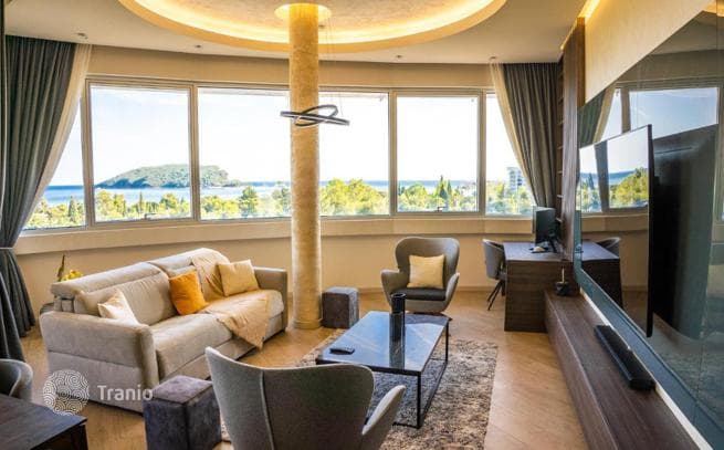 Designer 2-Bedroom Apartment with Panoramic Sea View in Budva