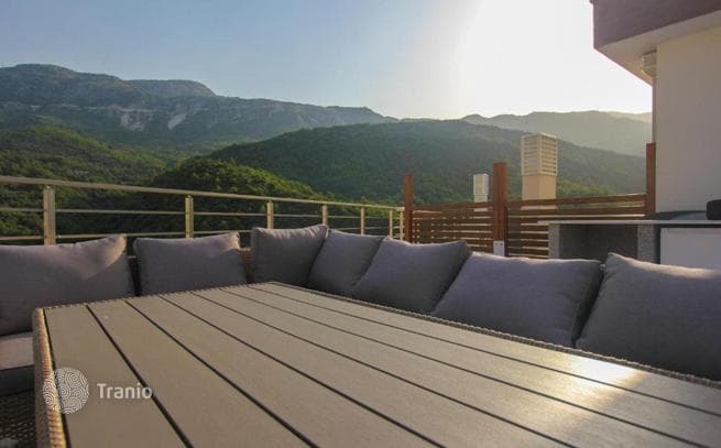 2-Bedroom Penthouse with Roof Terrace and Sea View in Becici, Budva, photo 5