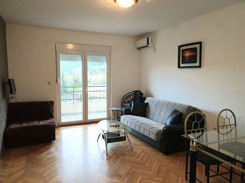 Квартира в Херцег-Нови, Черногория, 84 м²