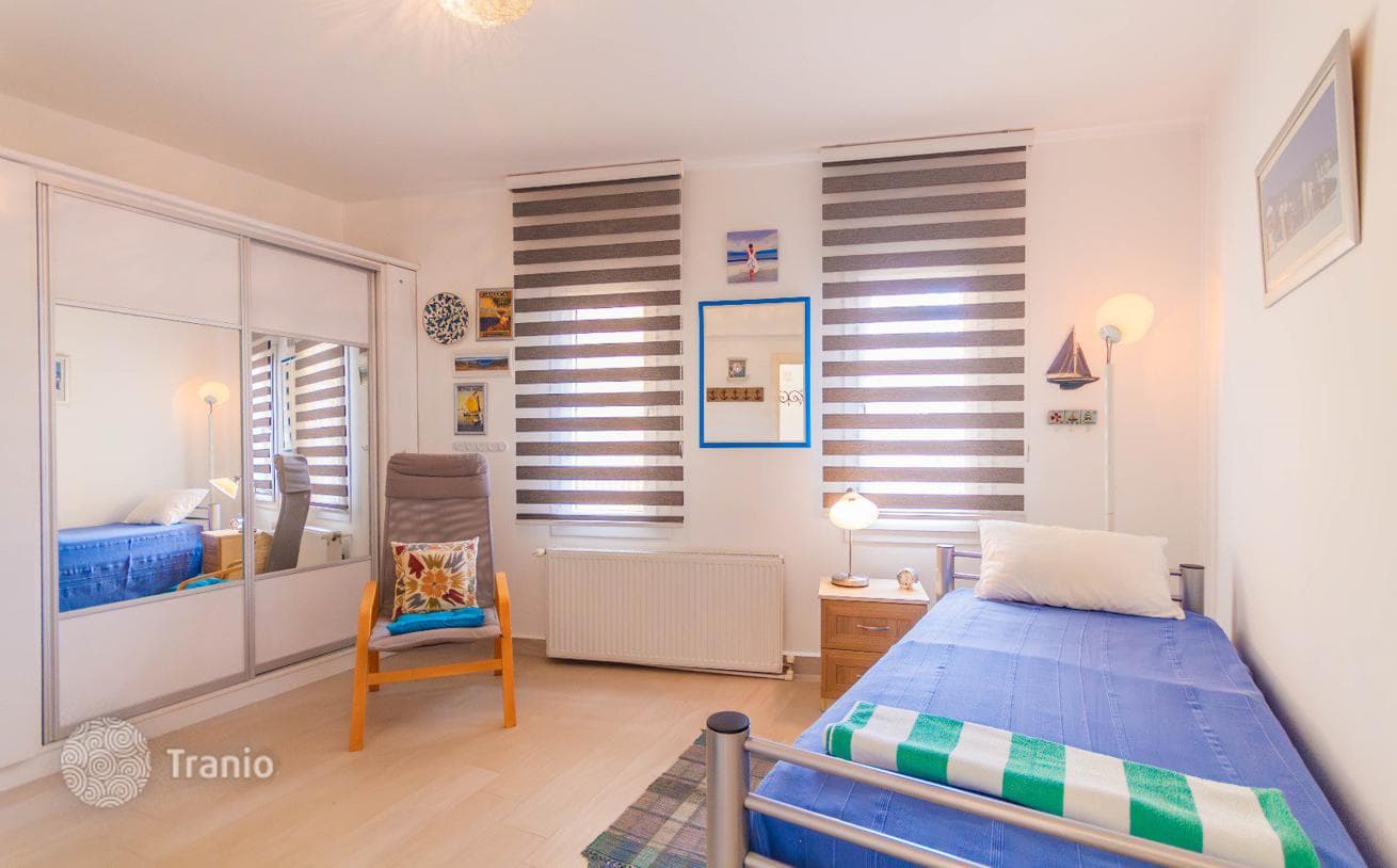 2-Bedroom Apartment with Sea View in Turkey, photo 3