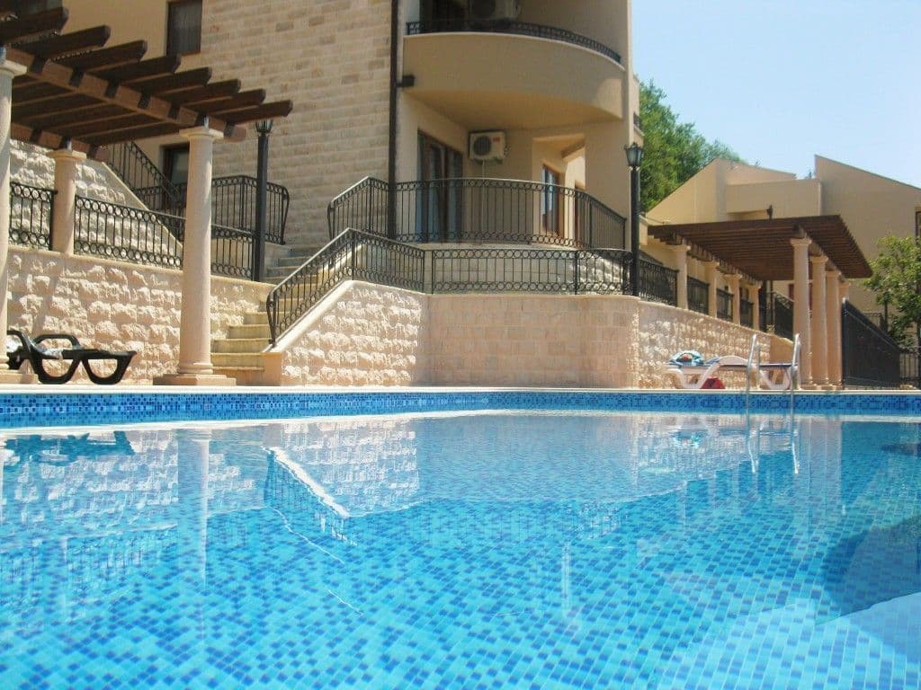 Квартира в Херцег-Нови, Черногория, 142 м², фото 2