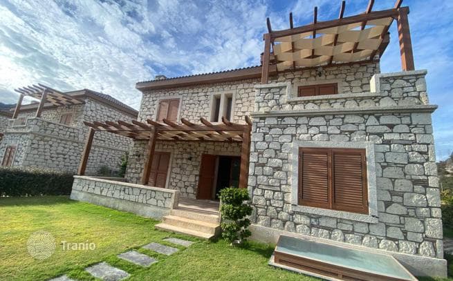 4-Bedroom Stone Villa with Sea Views in Yalikavak