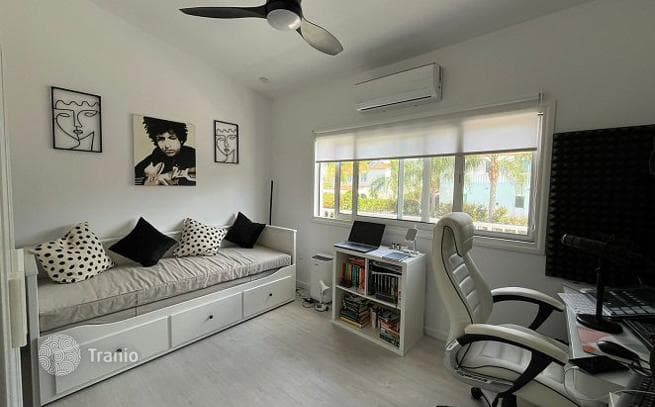 4-Bedroom Villa with Private Pool in Tala, Paphos