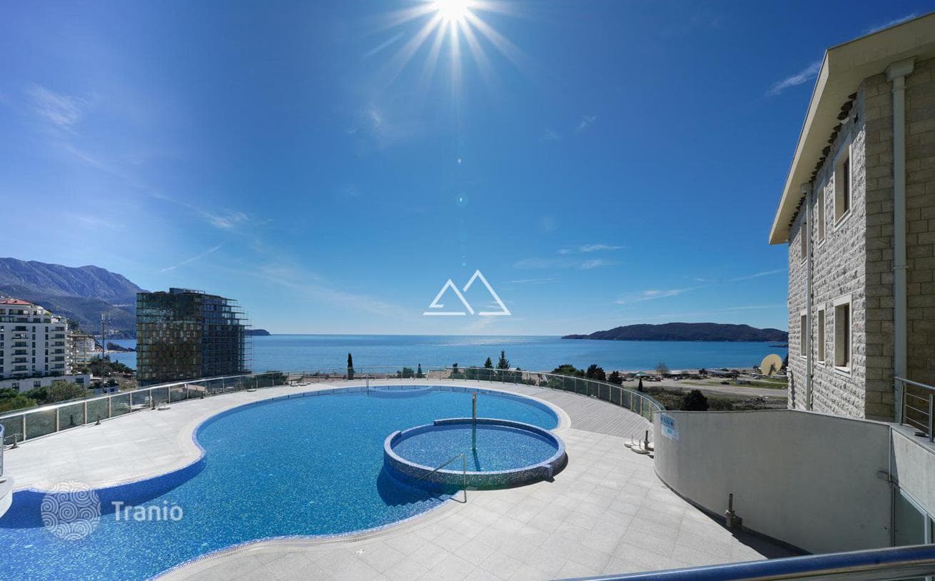 2-Bedroom Apartment with Sea View in Becici, Montenegro, photo 5
