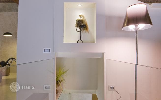 3-Bedroom Apartment in Historic Palazzo in Florence City Center, photo 5