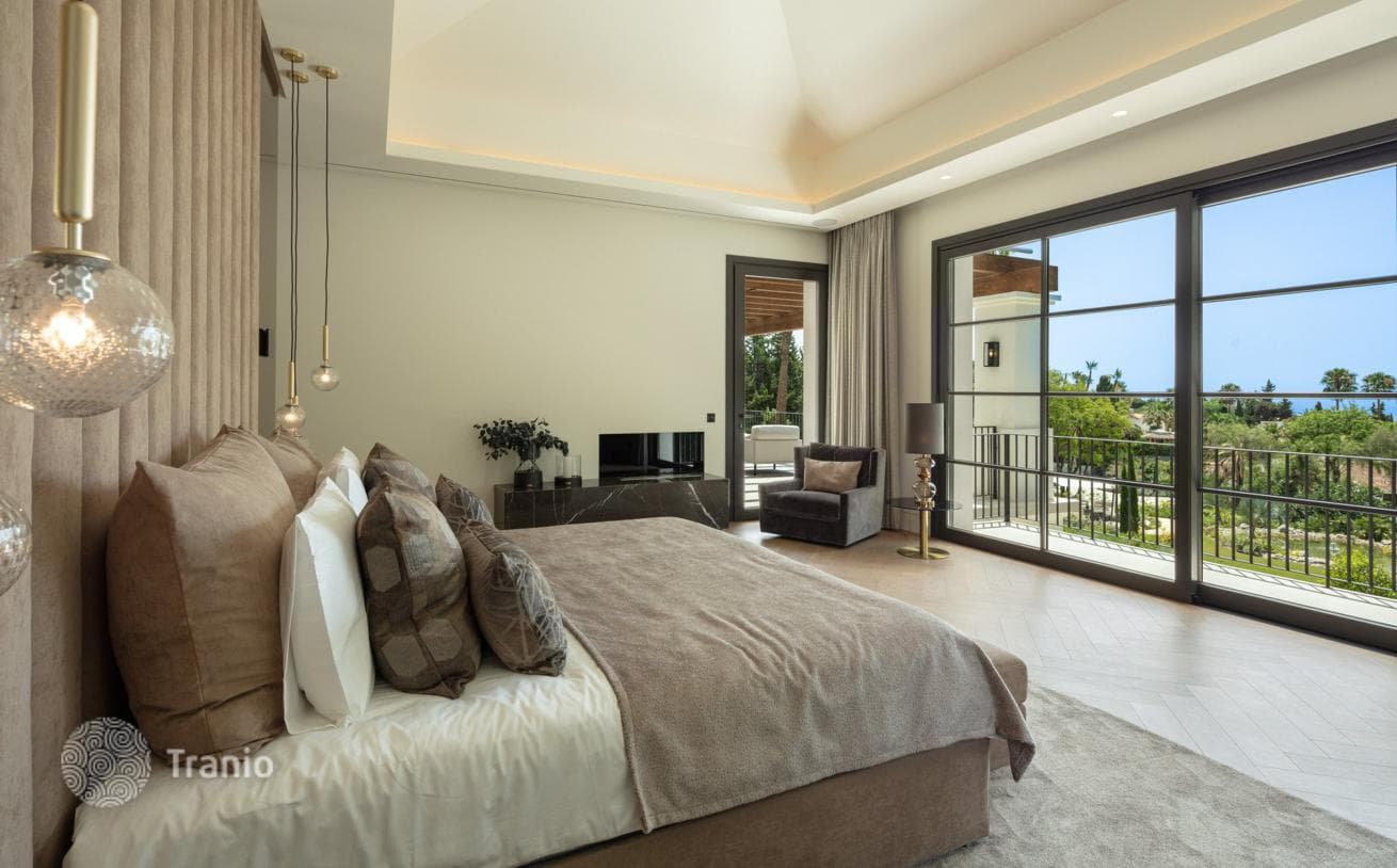8-Bedroom Villa with Private Pool and Sea View in Rocio de Nagüeles, Marbella