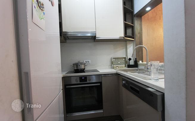 2-Bedroom Furnished Apartment with Sea View in Budva, photo 4