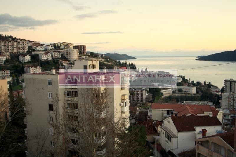 Апартаменты в Херцег-Нови, Черногория, 53 м²