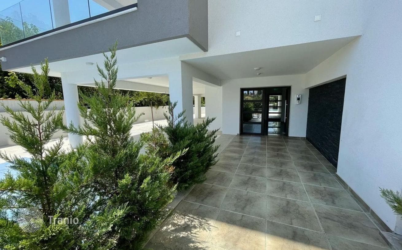 2-Bedroom Apartment in Germasoyia, Limassol, Cyprus, photo 3