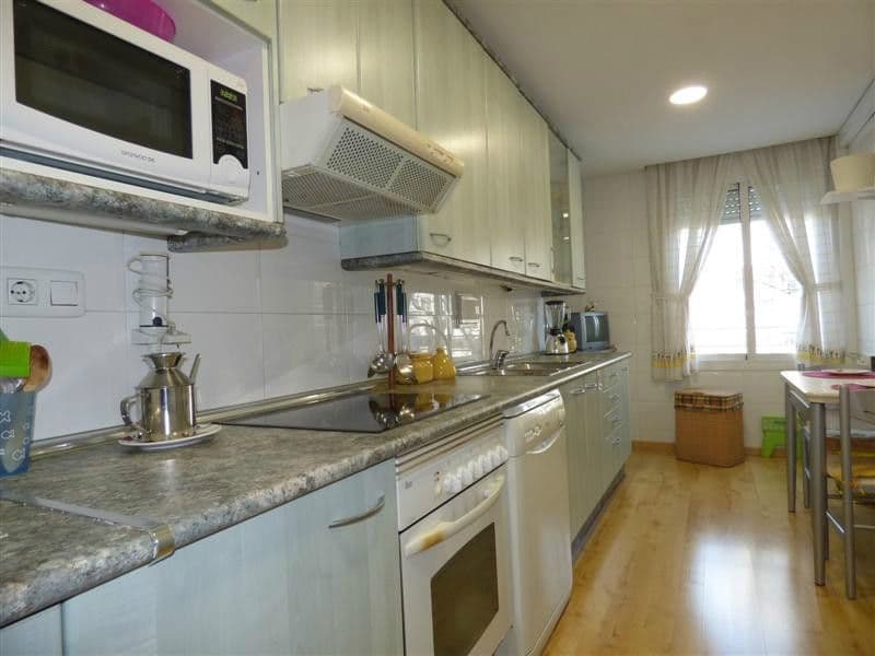 Квартира в Барселоне, Испания, 90 м²