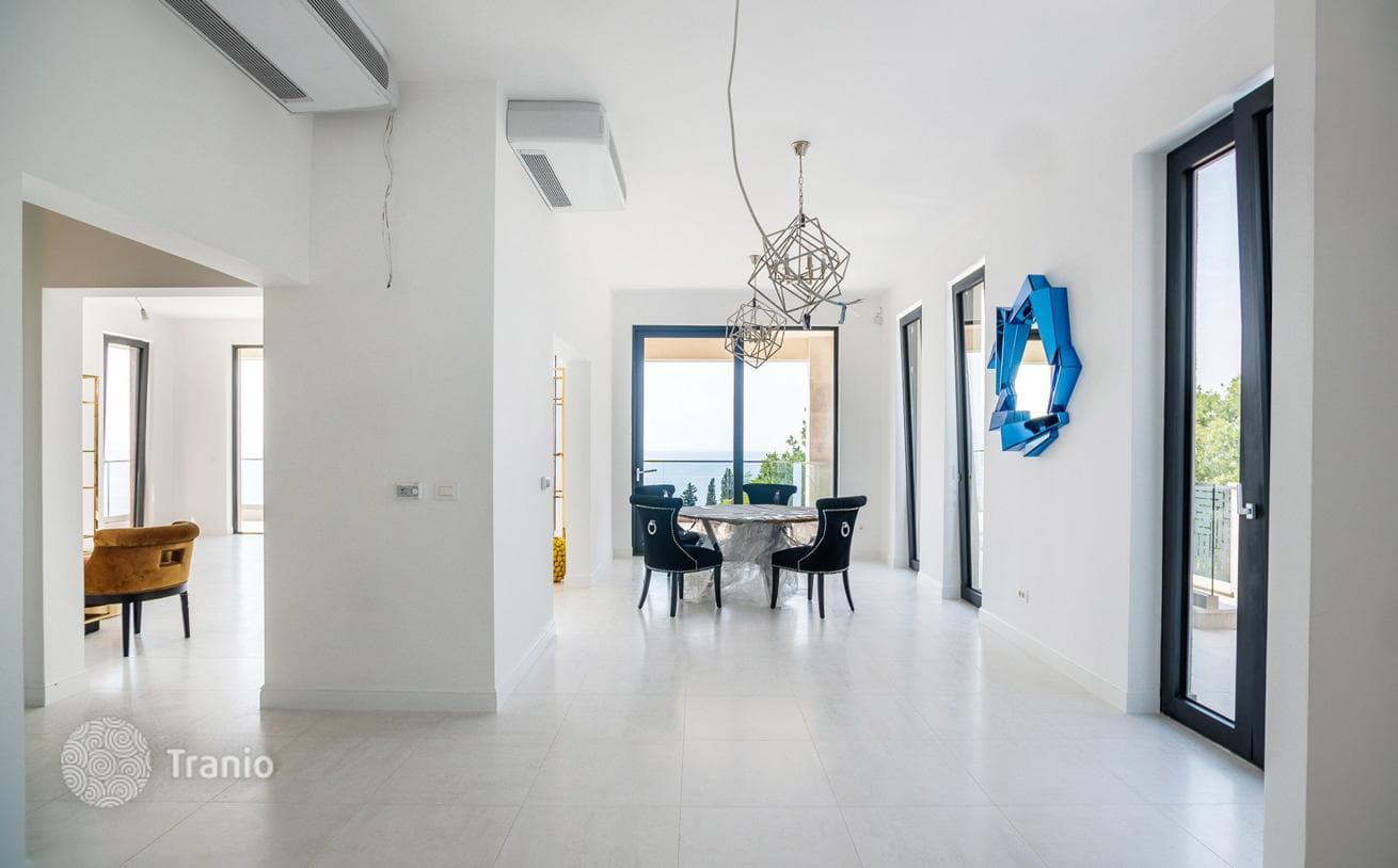 3-Bedroom Villa with Panoramic Sea Views and Private Pool in Rezevici, Budva, photo 5