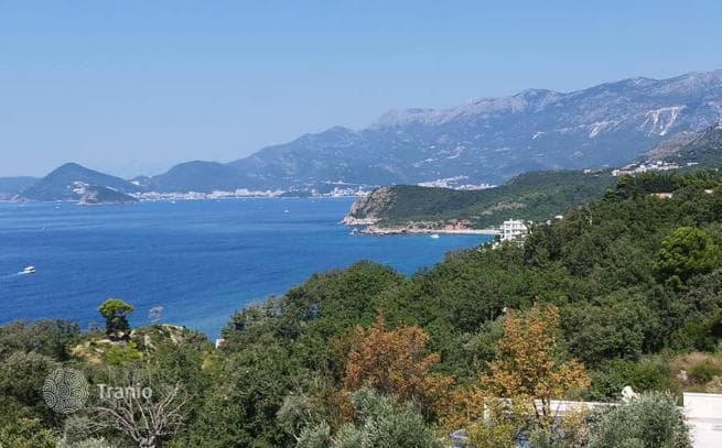 2-Bedroom Villa with Sea View in Budva, photo 2