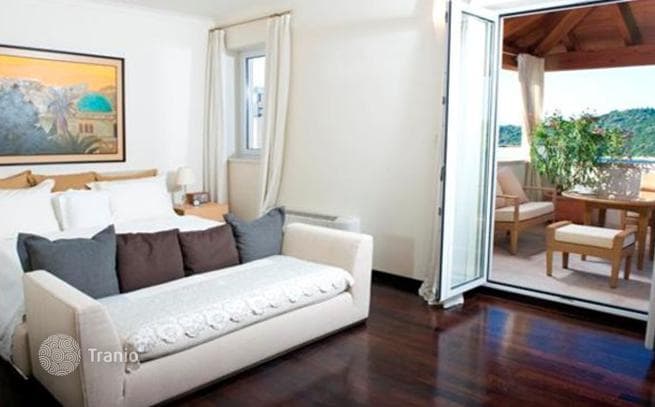 7-Bedroom Villa with Private Pool, Gym and Sea and City Views in Dubrovnik, photo 3