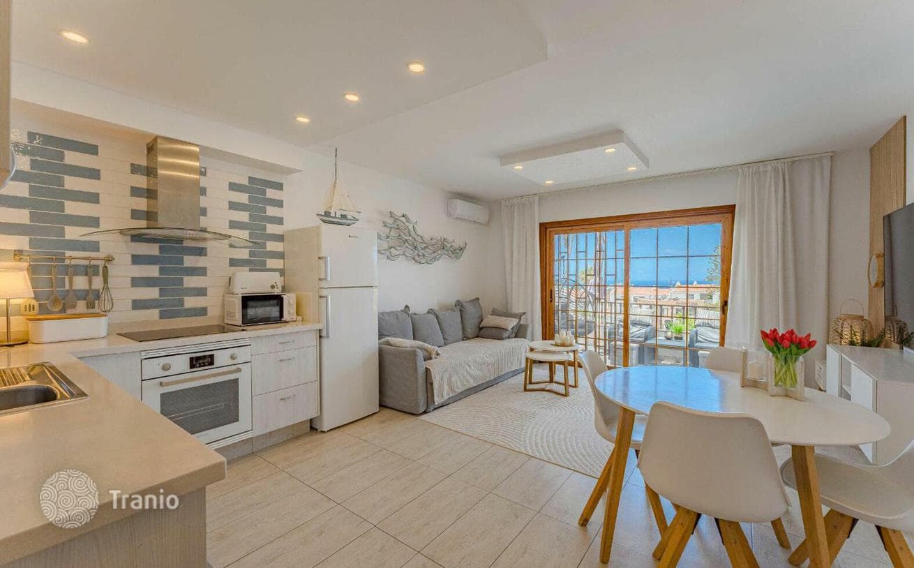 1-комнатная квартира 54 м² в Коста Адехе, Испания, фото 3